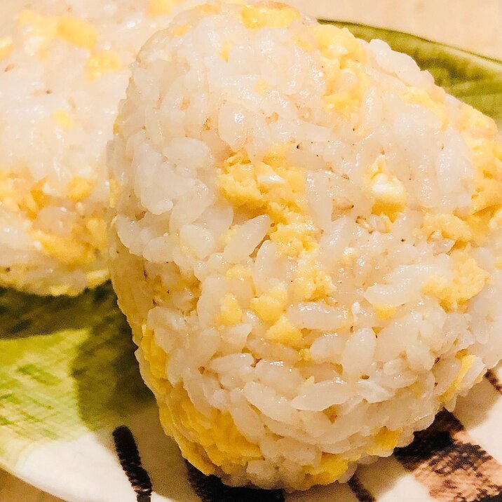 朝ごはんにぜひ♡卵そぼろおにぎり
